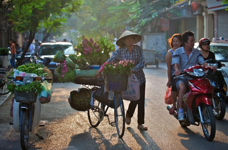 Hanoi-in-early-morning