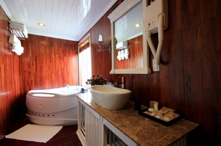Bathroom Senior Cabin