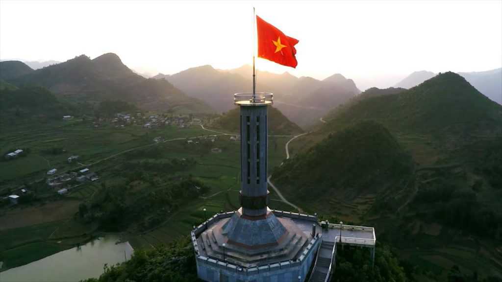 Lung cu flag tower