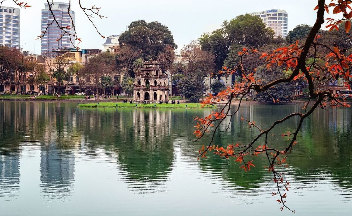 Hoan Kiem lake