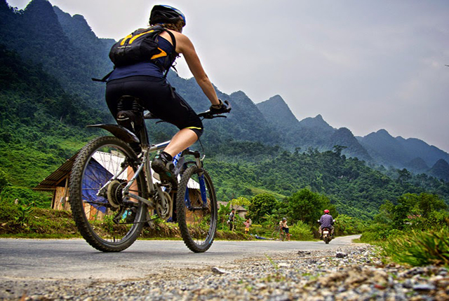 Hanoi Vietnam - Luang Prabang Laos cycling tour