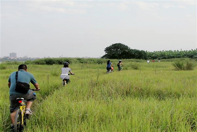 Hanoi countryside half-day cycling tour