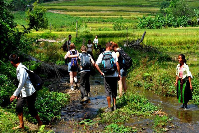 Ba Be Lake trekking tour